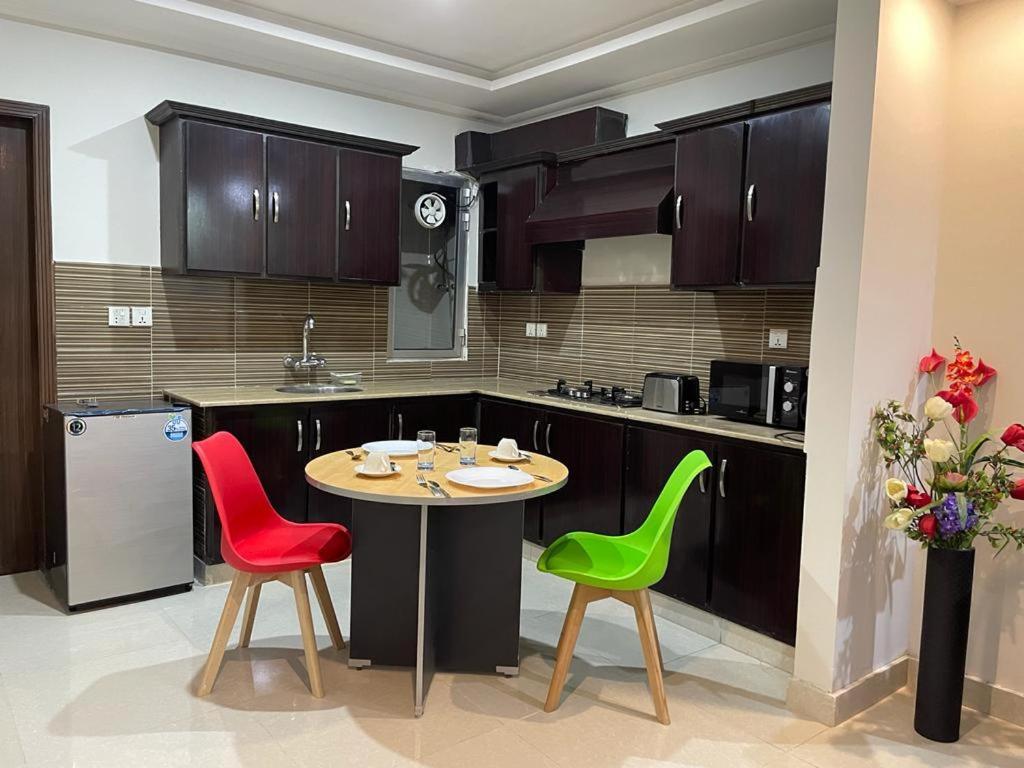 Appartement Marine Tower à Rawalpindi Extérieur photo